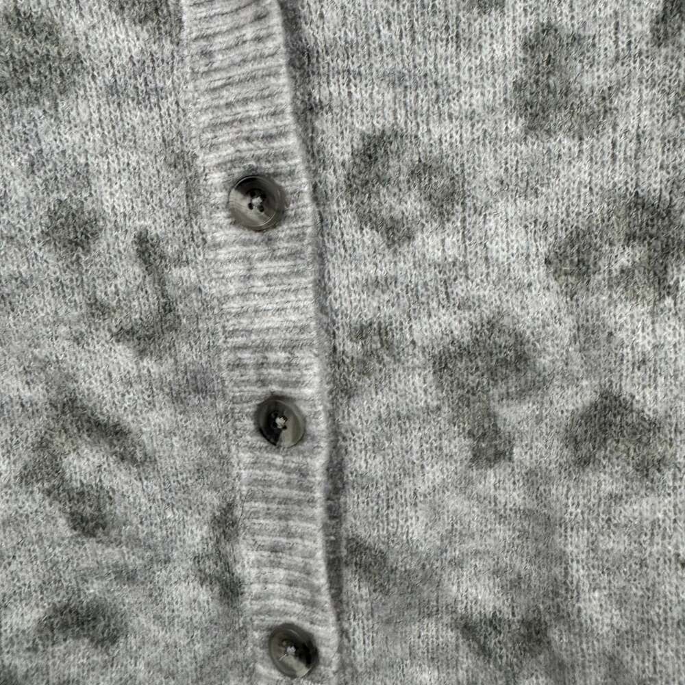 Abercrombie & Fitch Gray Cheetah Print Cardigan Size XS - Picture 3 of 6
